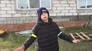 Как построить домик из подонов и из досок