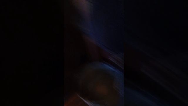 можете мне кто-нибудь написать в комментарии что название делает смотреть онлайн