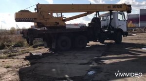 Маз автокран поднимает морской контейнер. Часть 1