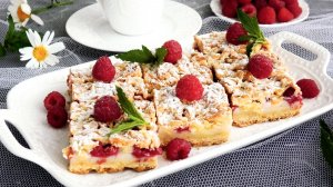 Песочный пирог с малиной и воздушным суфле