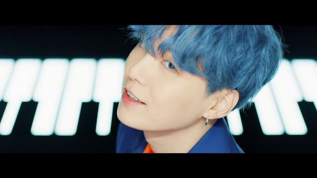 Boy With Luv feat. Halsey - BTS