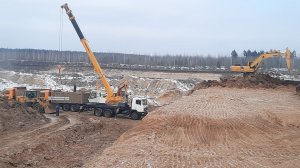 Погрузка самосвалов , три экскаватора , много говорю