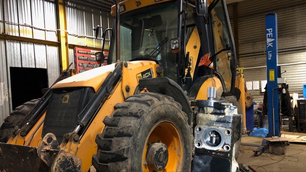 🛠На JCB умер гидравлический насос🚜Ремонт экскаватора-погрузчика JCB 4CX🚑Замена г/насоса НШ👍🏻 смотреть онлайн