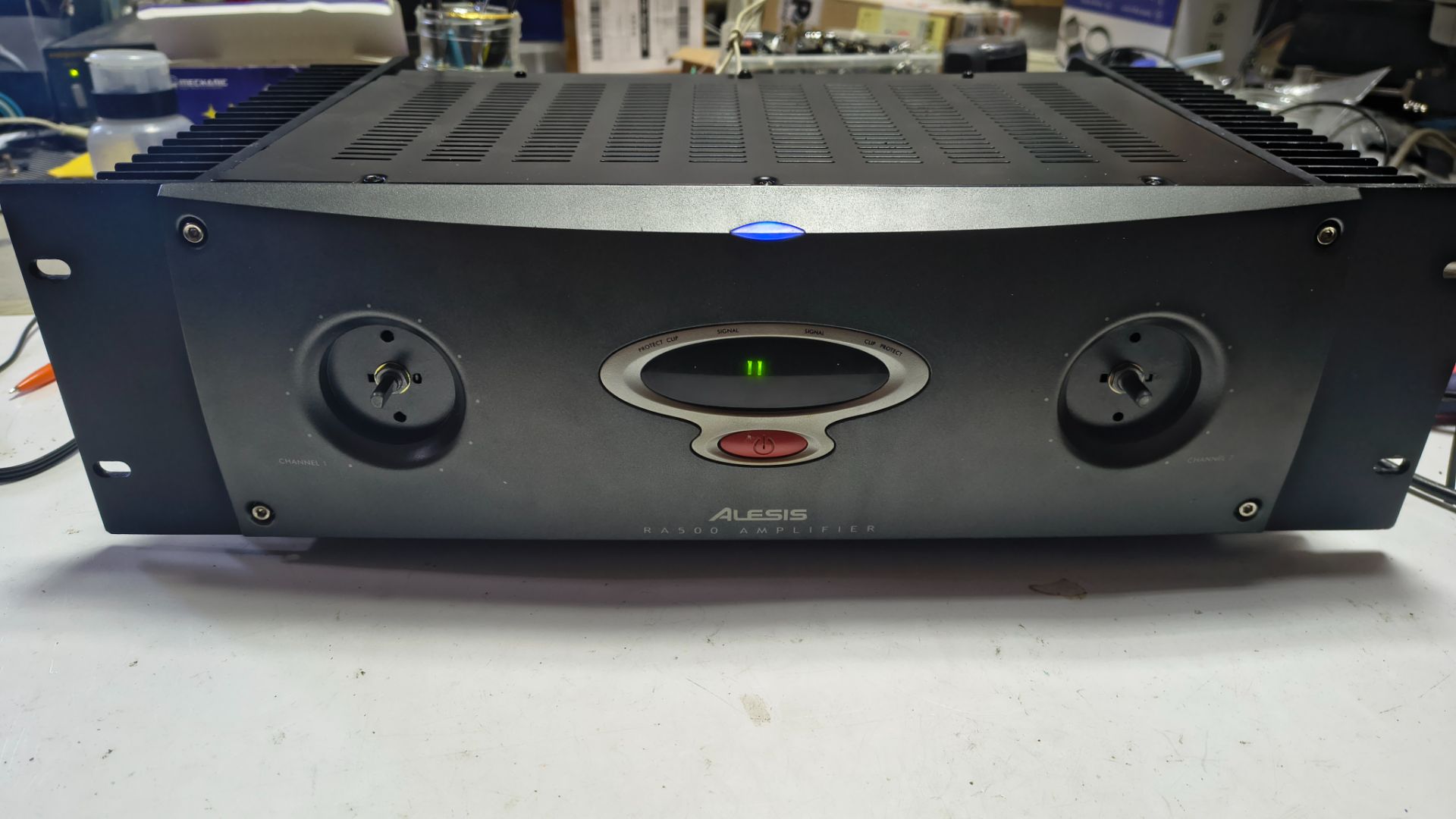 Усилитель ALESIS RA500 срабатывает защита. Ремонт усилителя Alesis и настройка тока покоя..