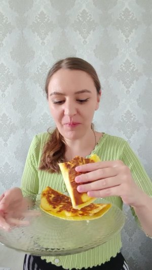 Рецепт лепёшки с колбасой и сыром: готовим перед дачей #еда #мукбанг #блог #влог #блогер #лайфстайл