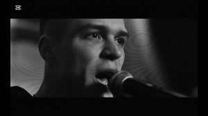 Глеб Калюжный, исполняет песню «Высота». В фильме:„Малыш»