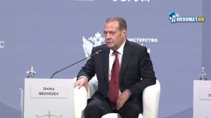 «Это не санкции!»: Медведев объяснил, почему Запад разрушает международное право