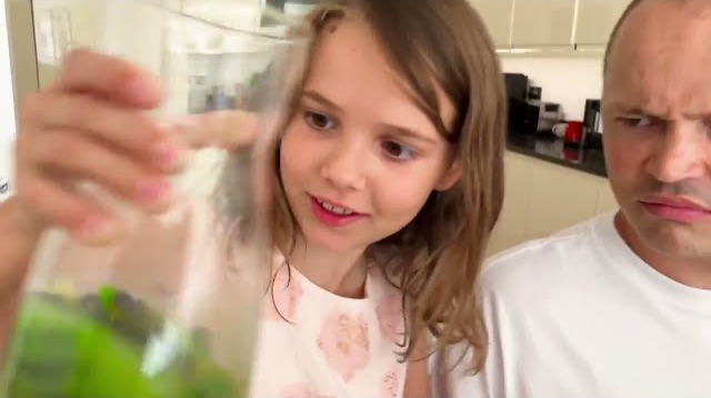 Испытание пузырькового чаЯ . Bubble Tea Challenge смотреть онлайн