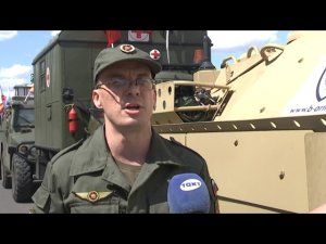 В Курск заехала колонна бронетехники