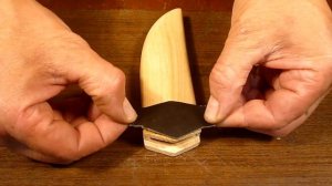 Ножны из дерева для ножа из рессоры.  Wooden sheath for a knife.