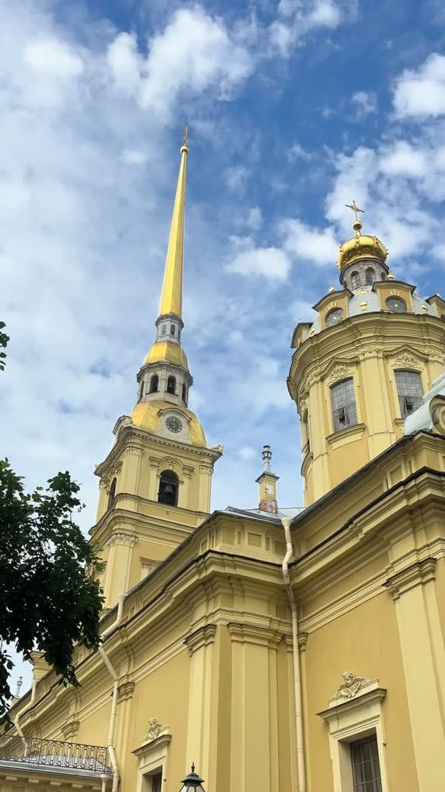 Церемония чествования лучших выпускников Петербурга в Петропавловской крепости