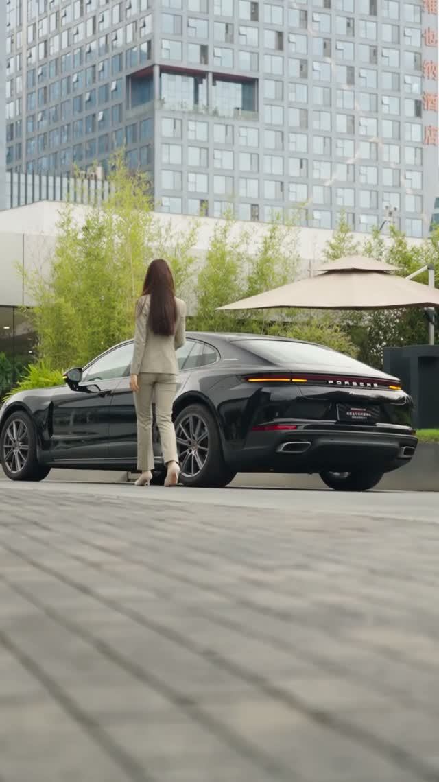 Новый Porsche Panamera смотреть онлайн