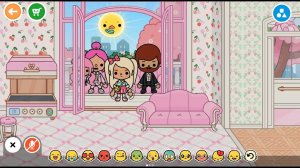 ОБУСТРАИВАЕМ РОЗОВЫЙ ДОМ в Toca Boca World! 🏡✨ Декор, комнаты и уют с любовью 💖