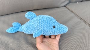 Дельфинчик крючком из плюша