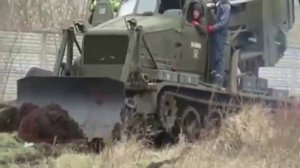 Военная инженерная техника для рытья окопов и траншей
