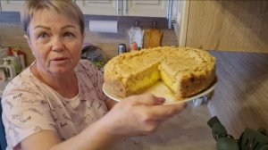 ПЕКУ «КОРОЛЕВСКУЮ ВАТРУШКУ» С ТВОРОГОМ, ЛЁШИК В ВОСТОРГЕ.