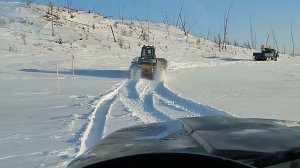 Будни полярников, рейс в сопровождении бульдозера