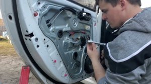 Снятие дверной карты и разборка двери. Снятие замка Хендай ай 30  2008г