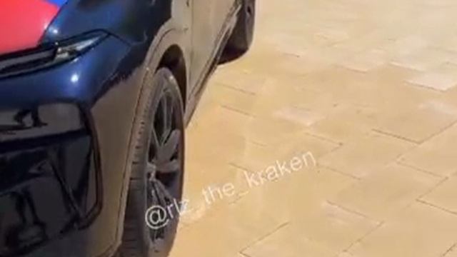 На просторах интернета обнаружена "Бэха-патриот". Но ответ главный вопрос - "А что же сзади?" смотреть онлайн