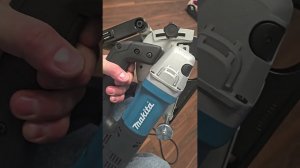 Штроборез Makita SG-1251J видео обзор.