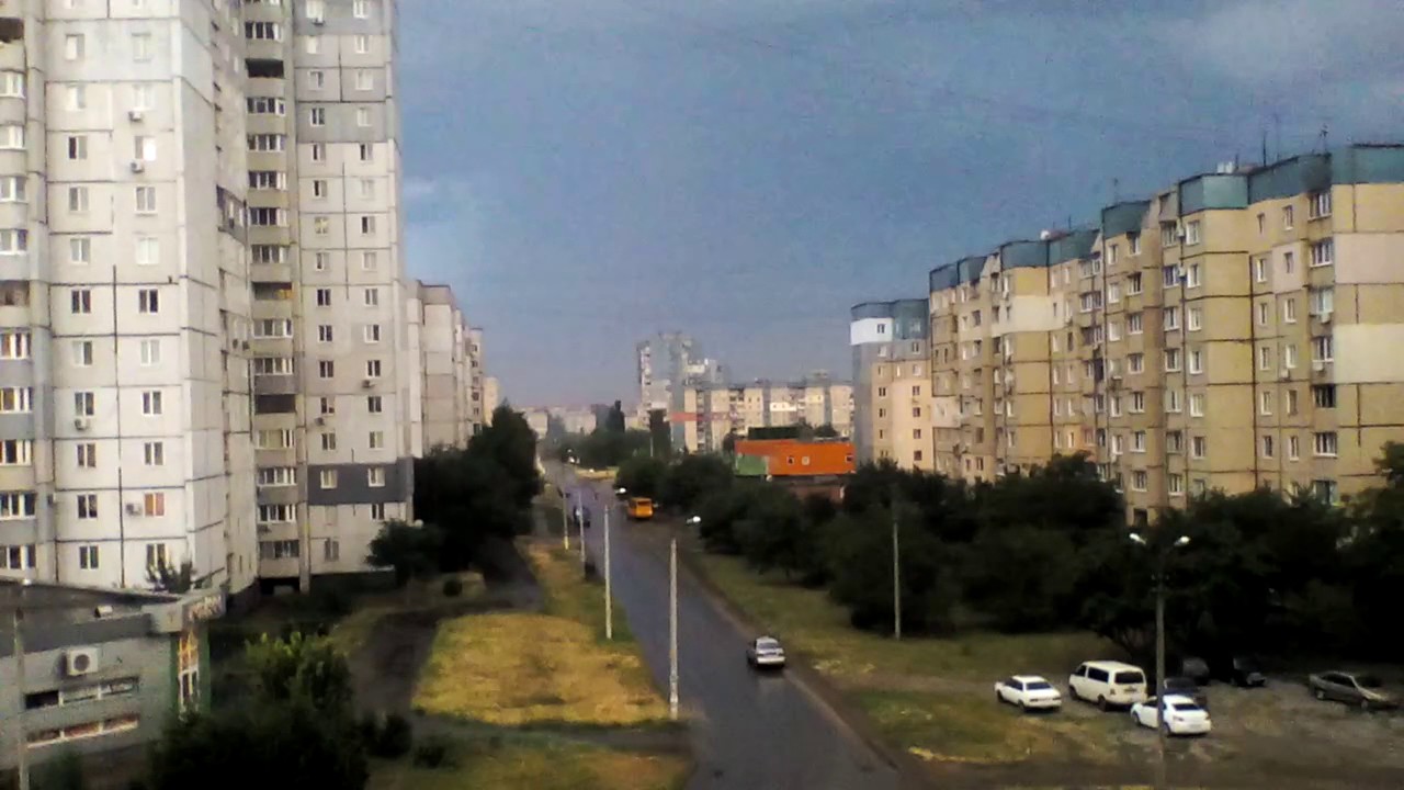 Кривой Рог м- н Восточный 2 вид с моего балкона у нас дождь! смотреть онлайн
