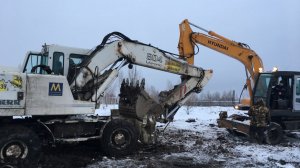 🚀СРОЧНАЯ ЭВАКУАЦИЯ🚜РАЗОРВАЛИ РУКОЯТЬ ЭКСКАВАТОРА LIEBHERR🔧🔨Ремонт(варим) в поле#7часть