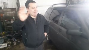 у нас затишье у палыча 10ка ремонтирует брызговик