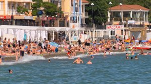 ОБСТАНОВКА в КРЫМУ. Туристов не остановить. Пляжи Судака и Нового Света.