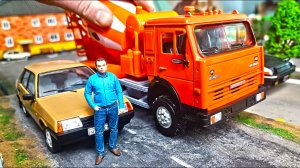 Большая МАШИНКА БЕТОНОМЕШАЛКА едет по макету. Про машинки