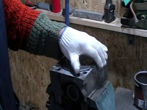 Работаем с кольцами газового стыка головок двигателя Камаз. Виктор Илюшкин