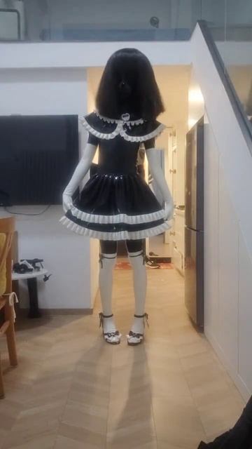 Latex Kigurumi Black Lolita Doll смотреть онлайн