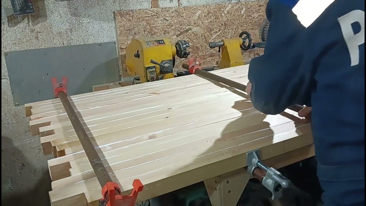 Толстый стол ,с толстыми ножками . large solid wood table with thick legs . смотреть онлайн