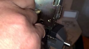 Вскрыть замок без ключа