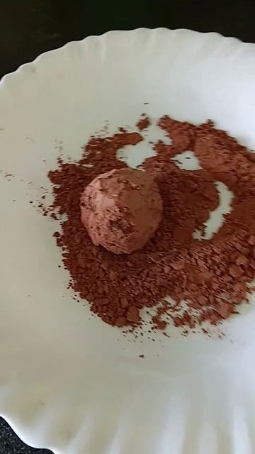 Трюфели с финиками и арахисом)