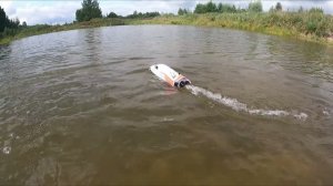Лодка с водометом на пульте