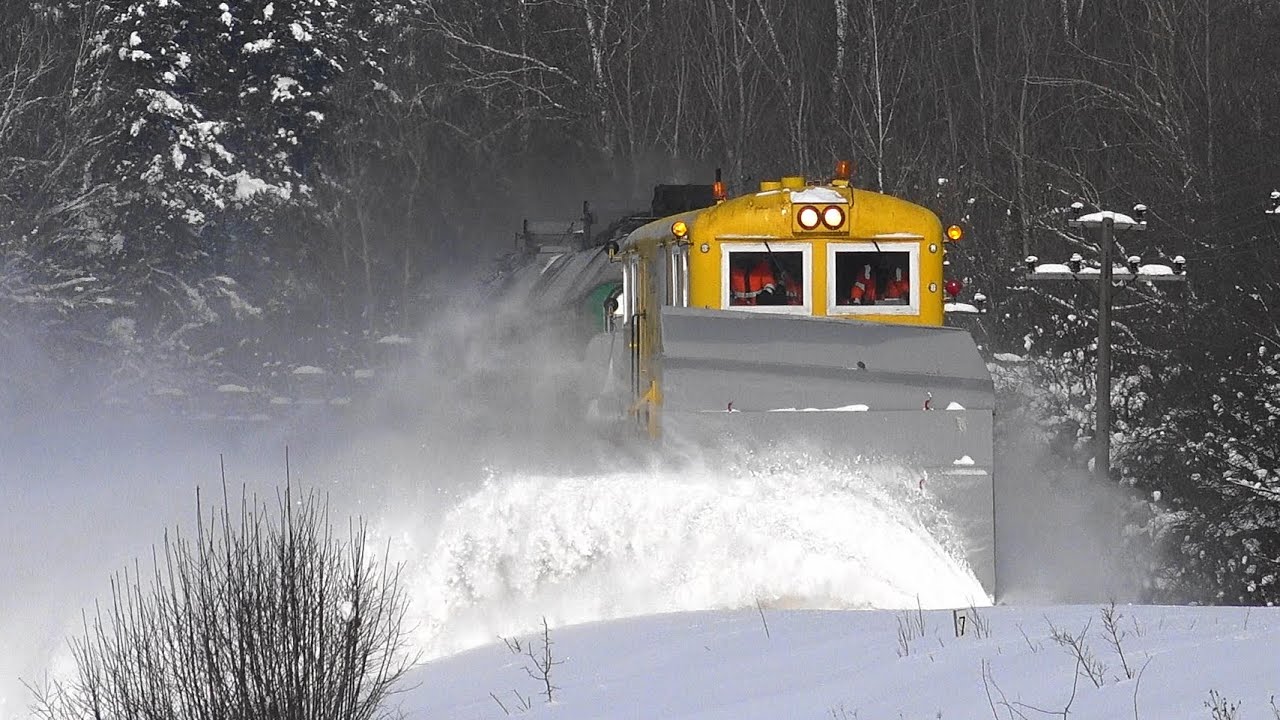 Поезд снегоочиститель / Train snow plowing action 2 смотреть онлайн