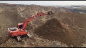 Как Фронтальные Погрузчики Грузят Землю Щебень Клинец Песок