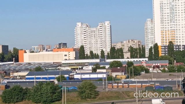 Ю-З рынок : Снести нельзя оставить..( Где поставить запятую?)