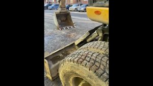 Экскаватор CAT m317d2*Смазка, тетка-какикадзе, подсказки для 3х вольтовых🤭 #excexcept#excavator#cat