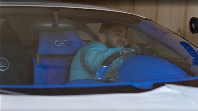 Асхаб Тамаев купил Bugatti не у Криштиану Роналду, а у мошенника. Редкий гиперкар был в розыске — вы смотреть онлайн