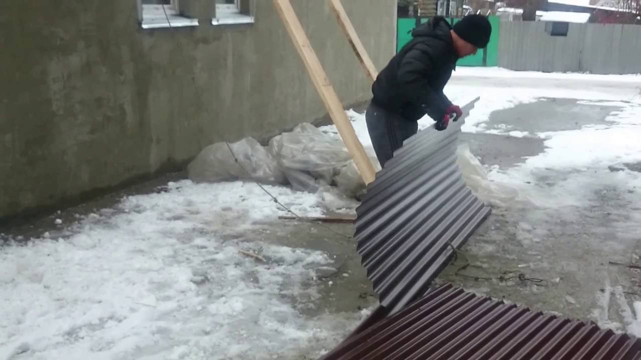 Как поднять Металпрофиль на крышу смотреть онлайн