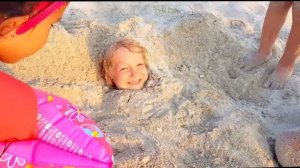 🍿 Что ПРОИЗОШЛО С Миланой из Family Box? Камиль и Аминка ИГРАЮТ на ПЛЯЖЕ в Песок.