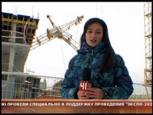Кран рухнул на строящийся дом