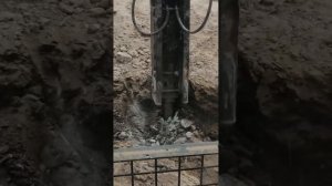 Рабочий день экскаваторщика. Экскаватор Sunward Гидромолот
