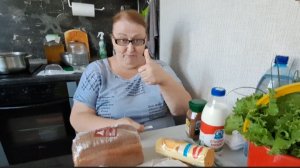 Прикупили немного продуктов. Сварила варенье из крыжовника.  Попила чайку, с вами немного поболтала.