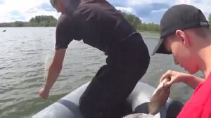 ИЩЕМ ЗАВОД ПЕТРА ПЕРВОГО.КОПТИМ РЫБУ ВО ДВОРЕ.