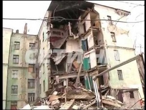Полуметровые трещины и падающие потолки - жилой дом в автозаводском районе под угрозой обрушения