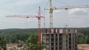 Среда. Утро. Строи-во змейки (--). Работа башенных кранов КБ 401, SMK-10.200. Таймлапс. Часть 15.