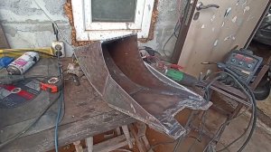 Самодельный узкий ковш на экскаватор. Самодельный минитрактор.