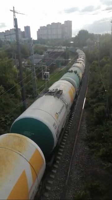 Электровоз ВЛ80с 861 с грузовым поездом. смотреть онлайн